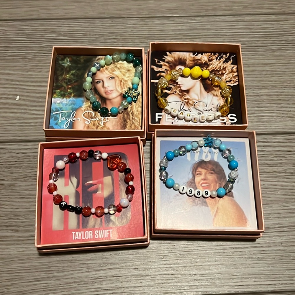 Bundle of bracelets - Picture 1 of 5